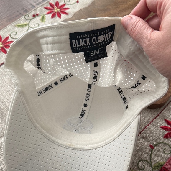 Black Clover Golf White Perforated Cap with Clover Logo - Picture 4 of 4